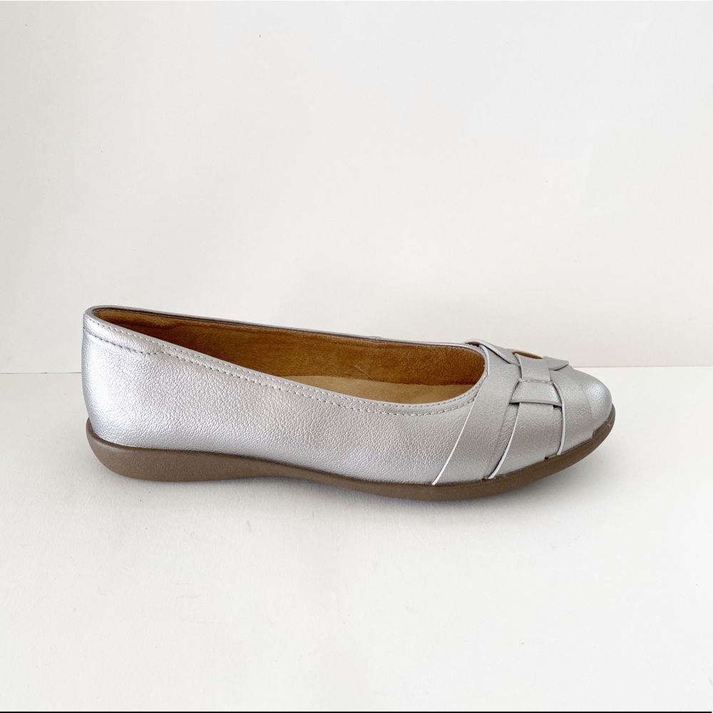 BNIB Naturalizer Fabiola Leather Round Toe Flats Silver Frost 7.5